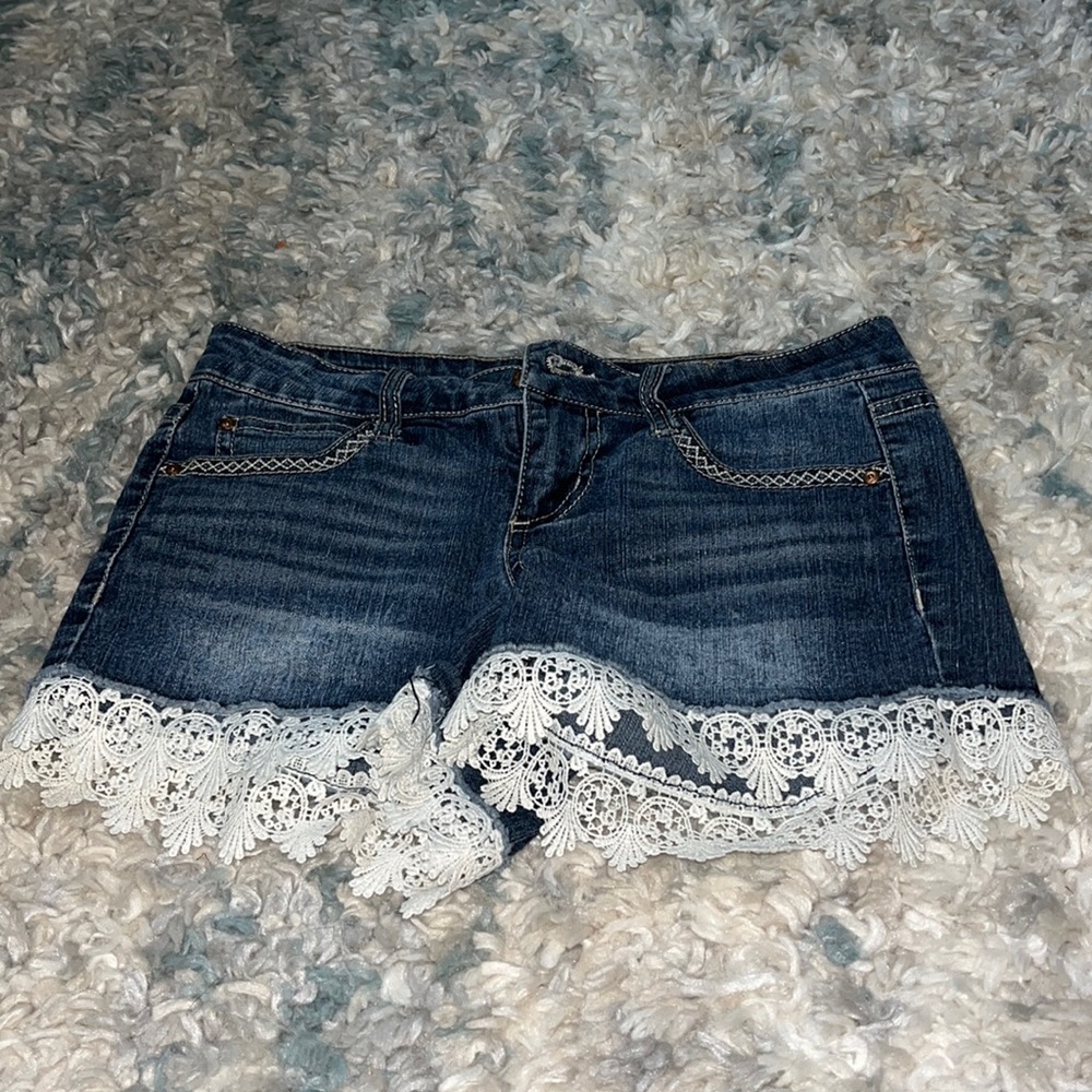 Lei shorts
